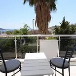 Neruda * Καλκάν